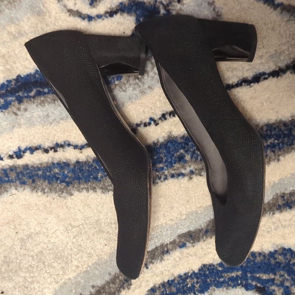 Stuart Weitzman textured Napa leather block heels - Picture 6 of 11